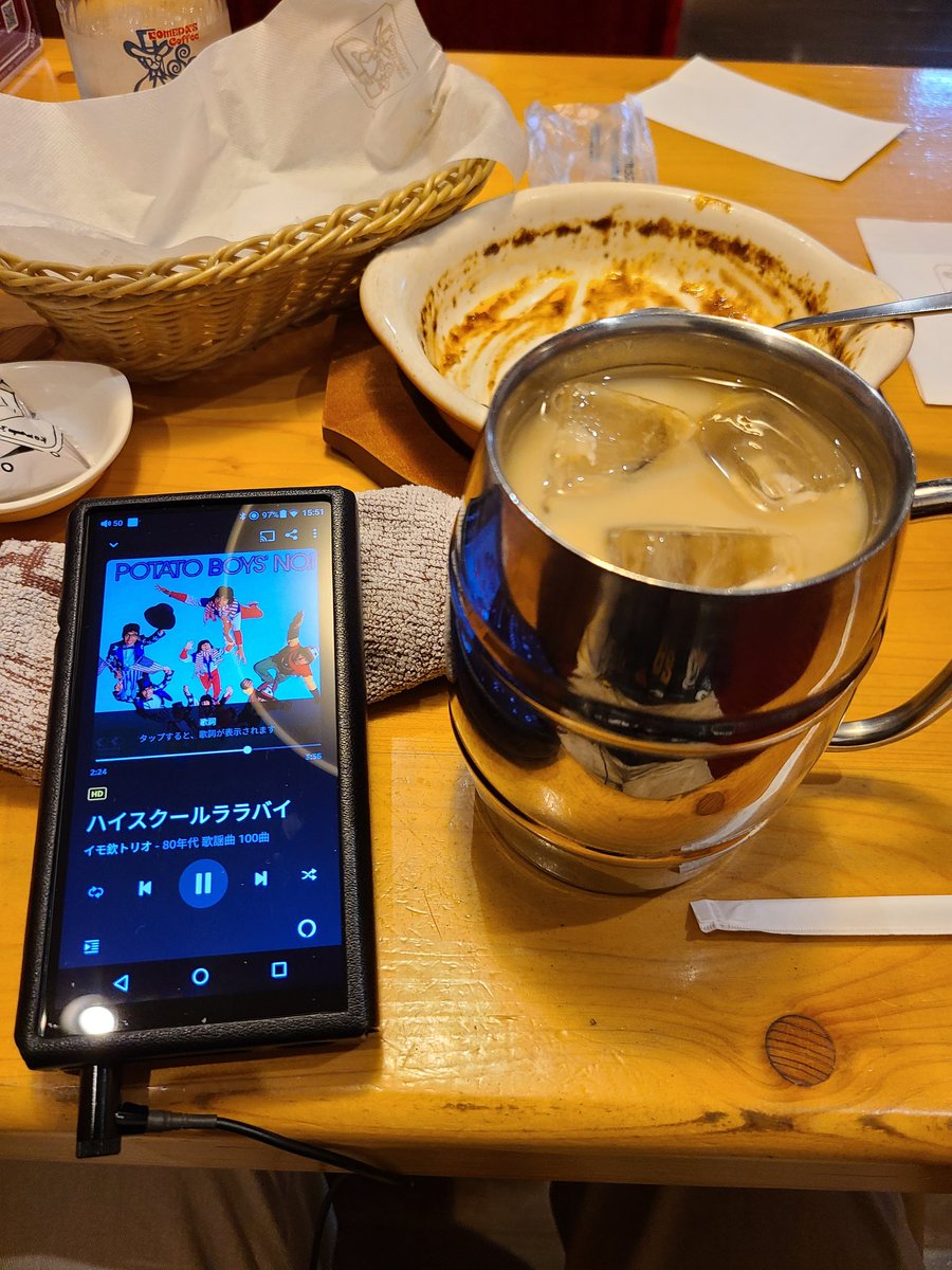kajika_yamano's tweet photo. コメダでイモ欽トリオを聴く至福のひととき
#M11ProSS https://t.co/tbaFC4AlER