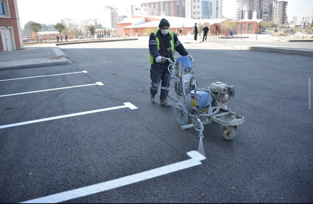 Sivas_Num_Hast's tweet photo. Yeni Numune Hastanesi çevre düzenlemesi,asfalt ve yol çizgileri tamamlandı. 

#sivas #sivasnumune https://t.co/1ggFAybP6f