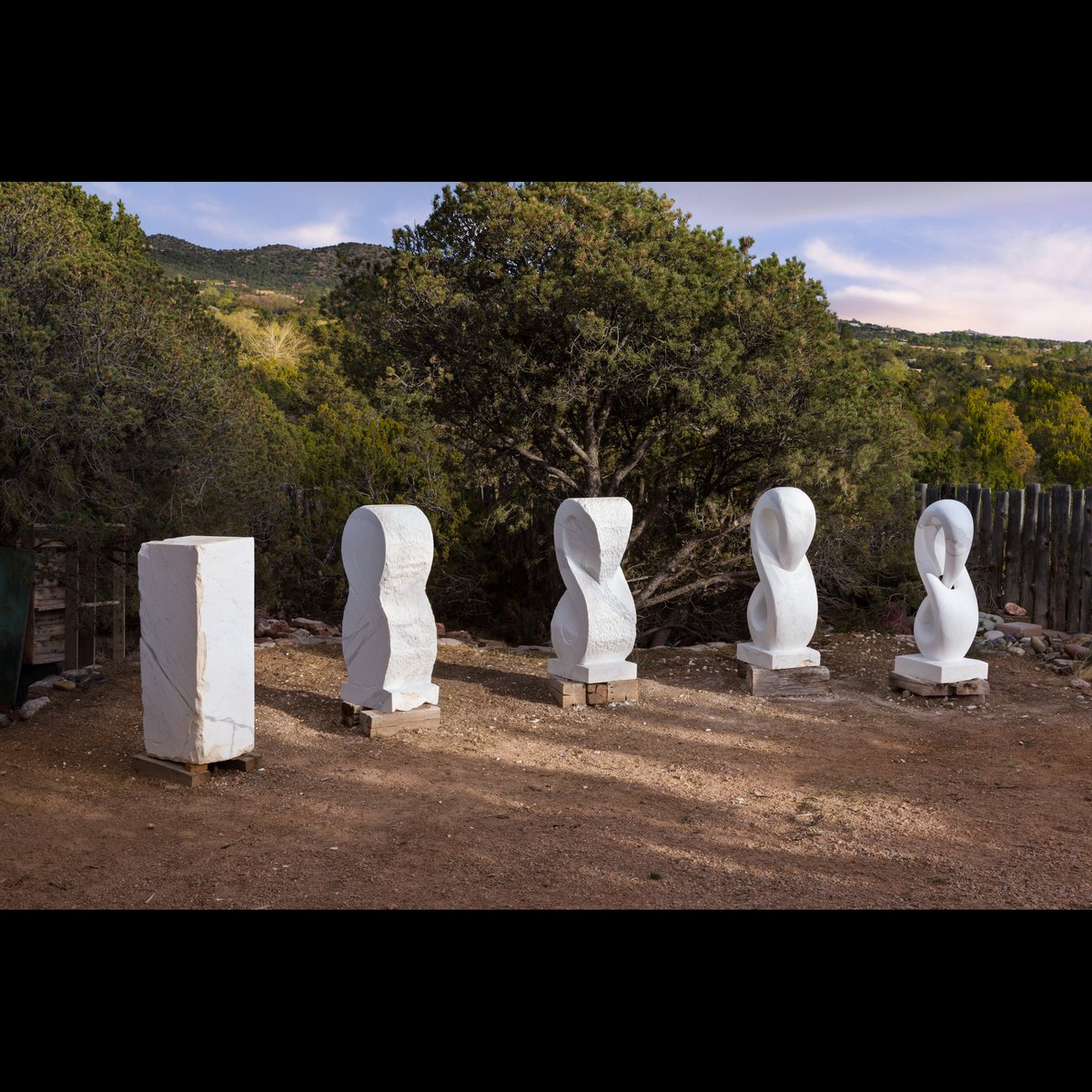 SomersRandolph's tweet photo. https://t.co/SV7UIxHrZS #somersrandolph #stonesculptor #santafeartist #sculpture #stonecarving #art #somersrandolphgallery #Artist #stonesculpture #stone #stonecarver #santafe
#contemporaryart #carver #carving #marble #alabaster #sculptures #sculptor https://t.co/Kjdza00XIc