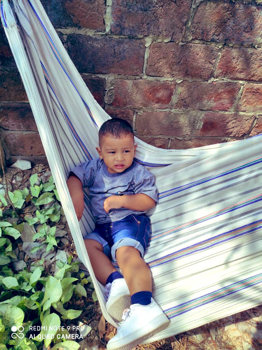 MarianeIz's tweet photo. Lucas de Relax en el patio de la #abuela #findesemana #2020 #hijo https://t.co/jYnZ4E8ozX