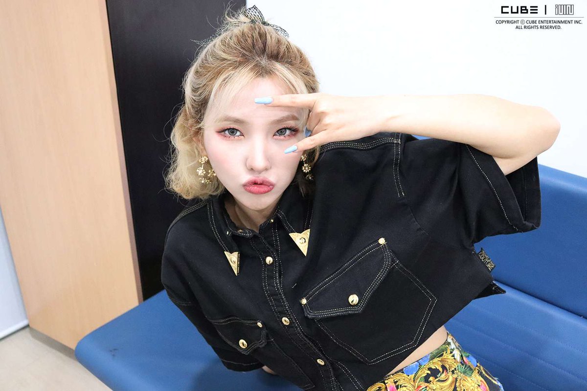idleview's tweet photo. Behind photos from the 2020 K-Community Festival Online has been posted on Ucube!💜❤
#GIDLE #여자아이들 @G_I_DLE https://t.co/gqil66MqYg