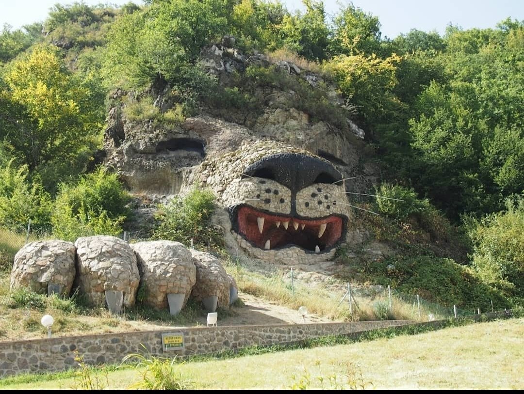 ZauraAmirova's tweet photo. Qayıdışın mübarək Kəlbəcər💙❤️💚
#Kalbajar #Kalbacar #KalbajarisAzerbaijan #KARABAĞ #karabagh #KarabakhisAzebaijan #Azerbaijan #Azerbaycan #turkey #haberler #habertürk #Azerbaijani https://t.co/u9qhxdwFe1 https://t.co/NzOcxUAYvb