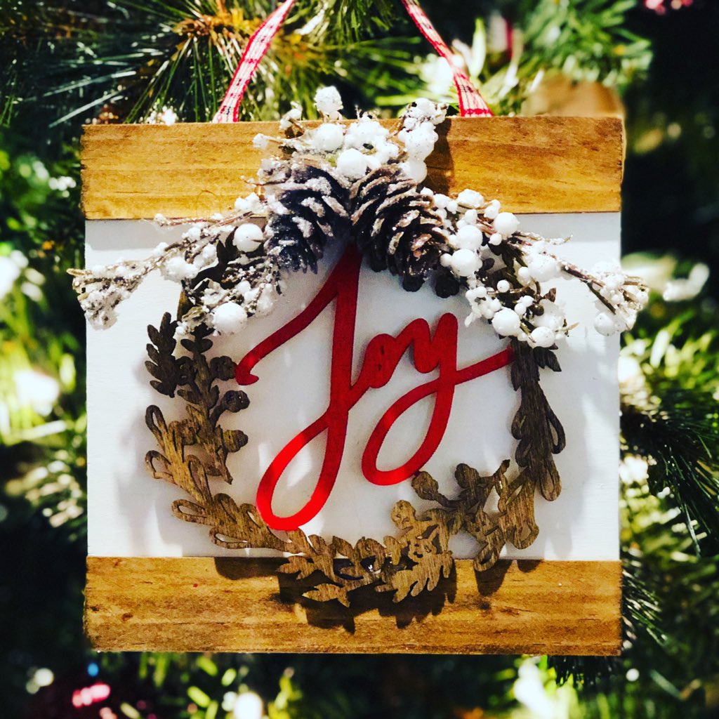 WithOak's tweet photo. #diy, #crafting, #craftingwiththemightyoak, #homedecor, #Christmasgifts, #handmade https://t.co/SqAGMghLEZ