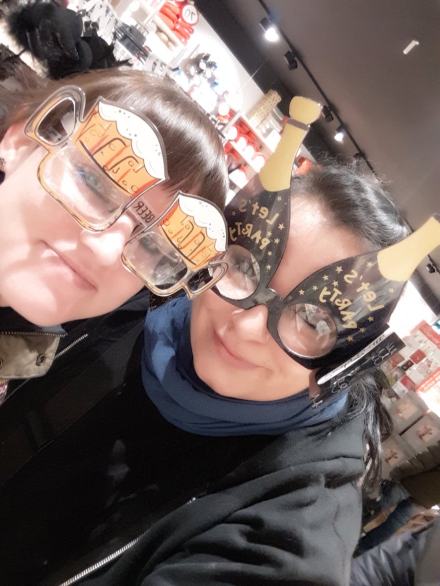 Katja_K_ausLE's tweet photo. Haaaaappy birthday to my girl @KellyBundy013 🎊🎉🍀♥️ i love you, my #Soulmate 🥰♥️😘 have a fabulous day 🍀♥️🥰😘 https://t.co/ViupSvlONH