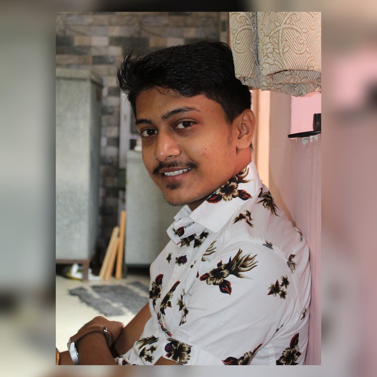 Maulik_sir's tweet photo. Be Like A Sun Keep On Shining And Let The World Burns...
#MaulikPanchal
#sarthakbiologyinstitute 
#maulikpanchalforbiology 
#maulikpanchal 
#sarthakbiologyinstituteneet 
#biologyfor12thclass 
#biologyfor11thclass https://t.co/73wyBMdOgC