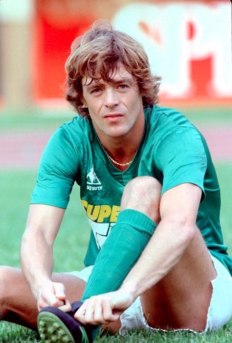 Johnny Rep fête aujourd\hui ses 6  9  ans.

Happy Birthday à cette légende des Verts  