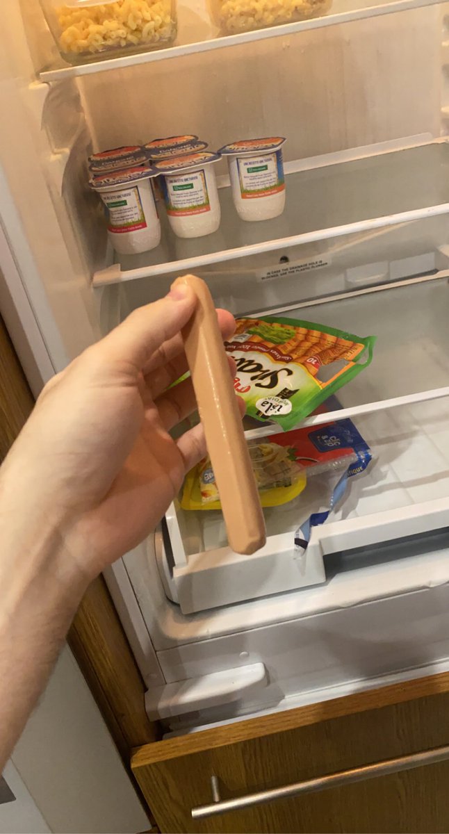 EliasLeRetour's tweet image. la flemme d’utiliser une assiette pour la chauffer sah