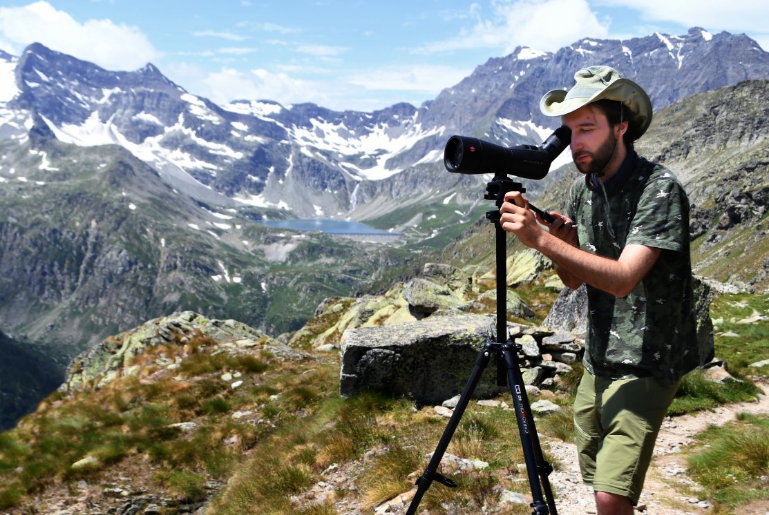 Il fotografo naturalista Luca Giordano ha utilizzato una #LeicaTL2 Silver, il binocolo Leica Noctivid 8×42 e il cannocchiale Apo Televid 82 con oculare 25-50ww. Grazie a questi strumenti è riuscito a immortalare paesaggi e animali con una resa mozzafiato.