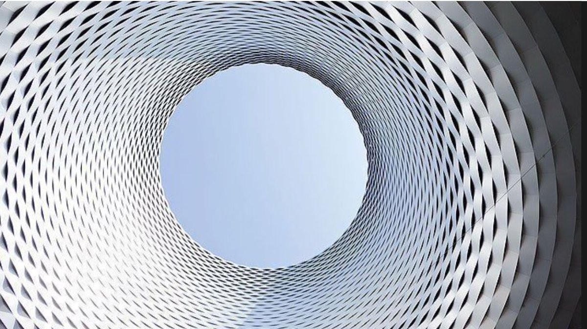 geoffwake1's tweet photo. #mathsimage
What do you see? What do you wonder?
Messeplatz, Basel, Switzerland https://t.co/k2Q8LAmKqH