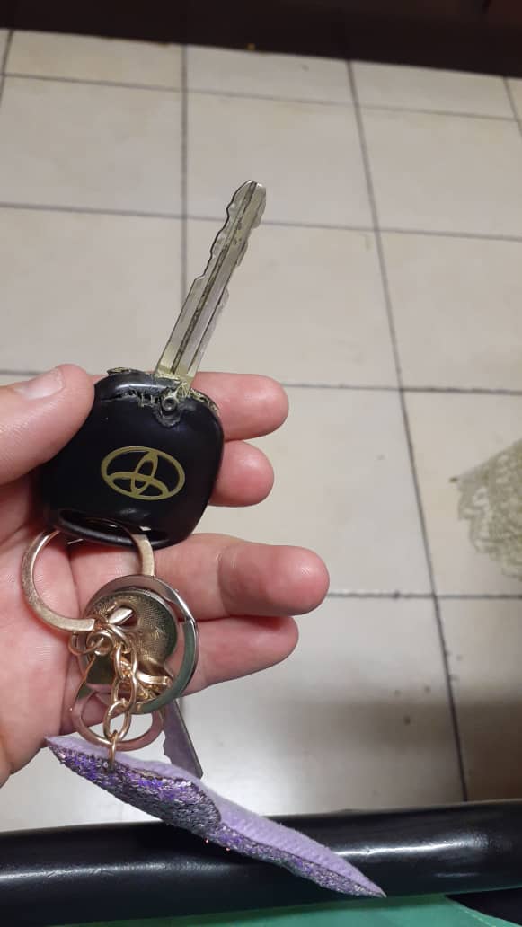 PulsetechA's tweet photo. Don't let your key reach these unpleasant states😥 where you have to glue it up for it to work.... Visit us at PULSETECH-AUTO and get the key shell changed at affordable prices👍👍.....

Contact us on ☎️ 0776969949 for more information https://t.co/XmC18RaYSU