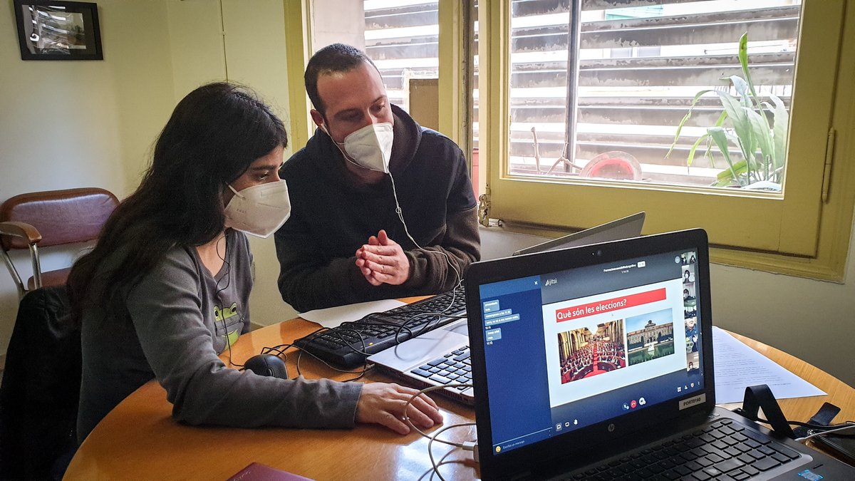 TEBcooperativa's tweet photo. 📩Ahir vam estar preparant la formació per @Dincat sobre #DretdeVot de persones amb #discapacitat intel·lectual. L'imparteixen Eva i Anna Maria, validadores d'accessibilitat cognitiva, amb el suport d' especialistes en accessibilitat. La participació #política, un #dret de tothom https://t.co/0hVix0kmvO