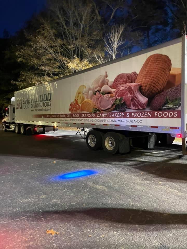 PinkFrogHelps's tweet photo. A huge thank you to the New Advent Choir and Cascade UMC for partnering with us to provide a week’s worth of groceries for our patients. We appreciate Willie A. Watkins Funeral Home/A-Watkins Limo Service &amp; Transportation for delivering the items. #pinkfroghelps #NACThanksgiving https://t.co/UQGZZ0l7mm