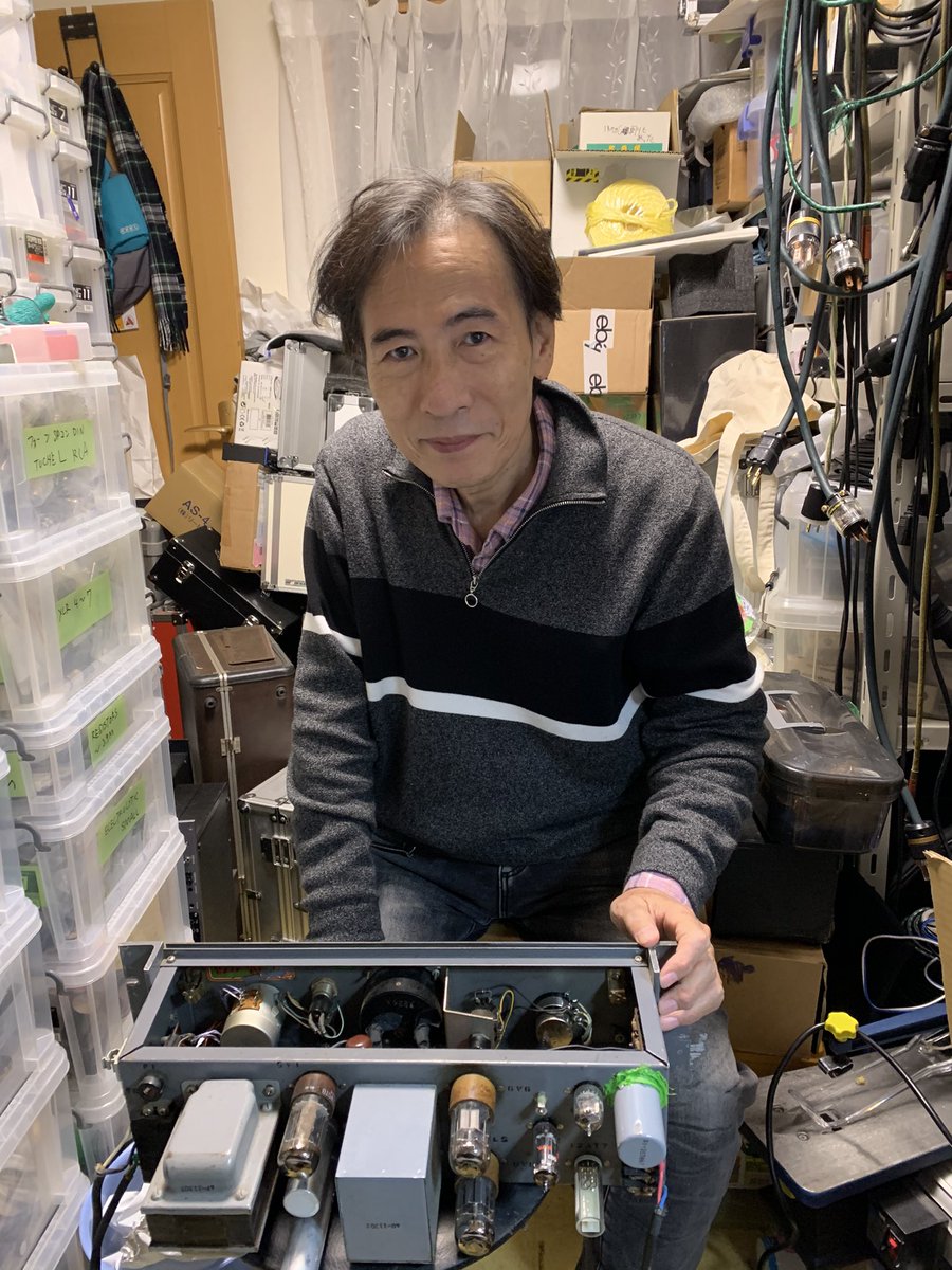 Sugarspector機材男塾女塾総長 No Twitter 鈴木茂さん緊急修理にて 無事終わった 今度のライブで使うコンプの修理 いや 部品あって良かった 汗