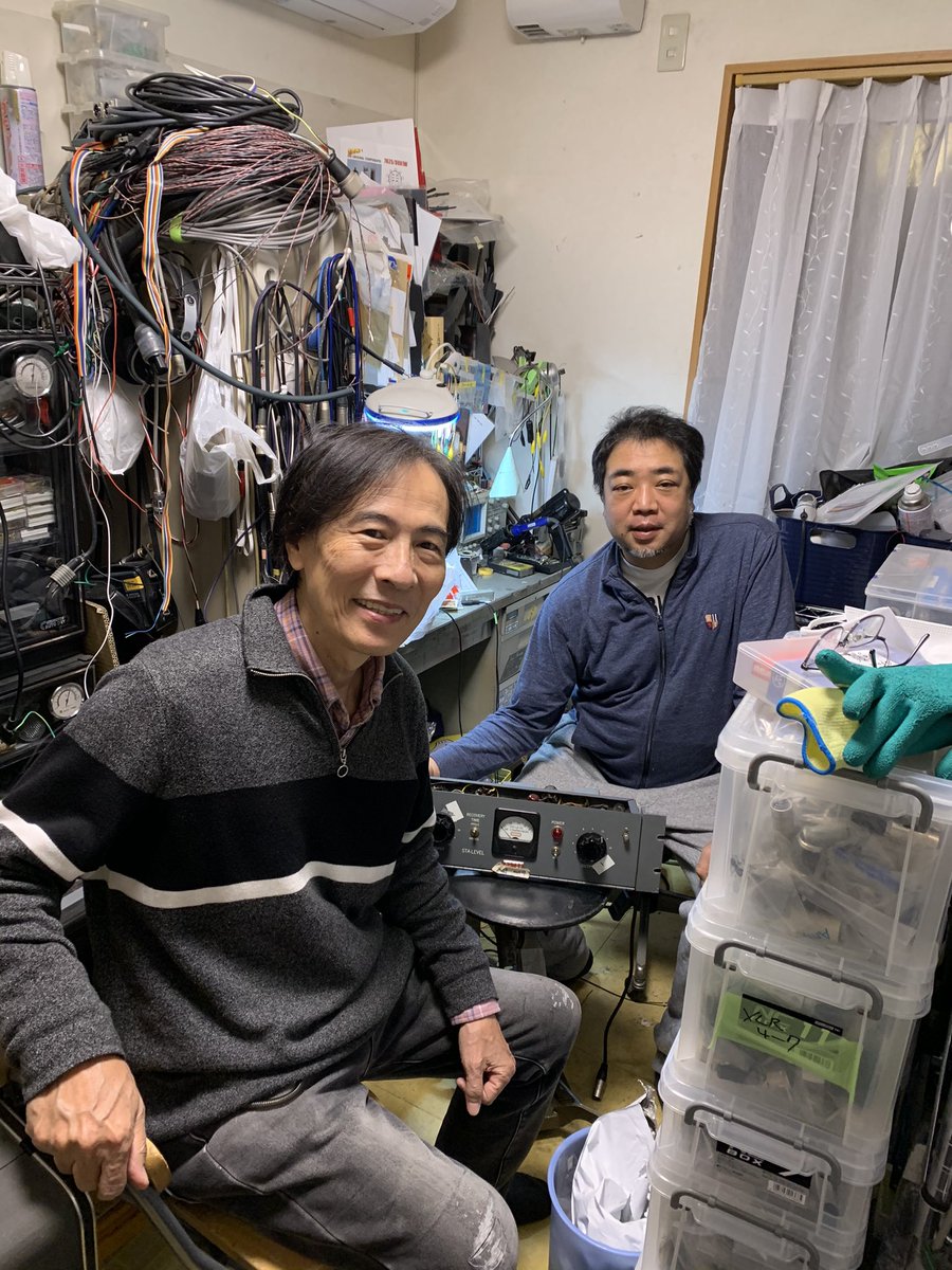 Sugarspector機材男塾女塾総代表 鈴木茂さん緊急修理にて 無事終わった 今度のライブで使うコンプの修理 いや 部品あって良かった 汗 T Co Dgqffcn8sp Twitter