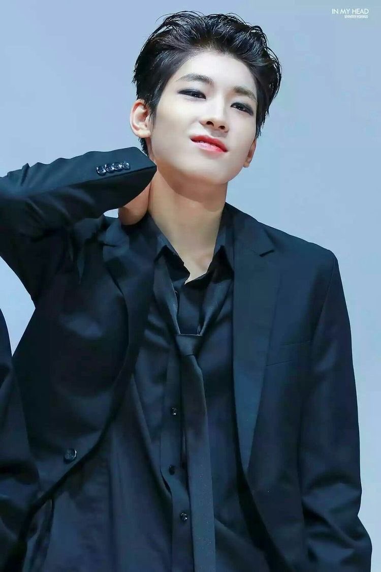 wonwoo’s exposed forehead — a very much needed thread —