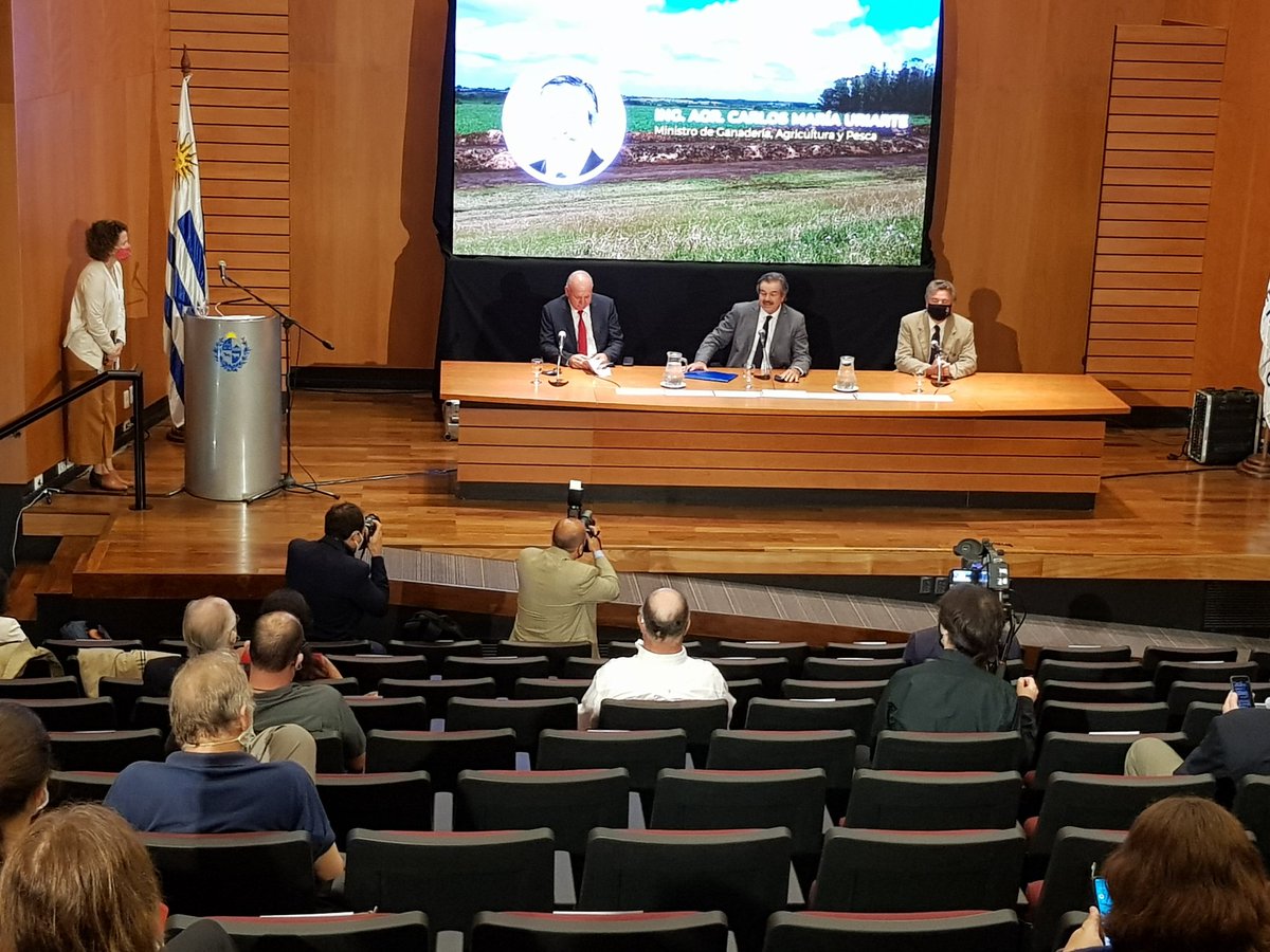 El programa <a href="/biovalor/">Biovalor</a> cierra sus seis años de trabajo en pos de impulsar el desarrollo de sistemas productivos sostenibles y la transformación de residuos en energía. Por el MIEM participa su subsecretario, <a href="/WalterVerri/">Walter Verri</a>, junto a otras autoridades.