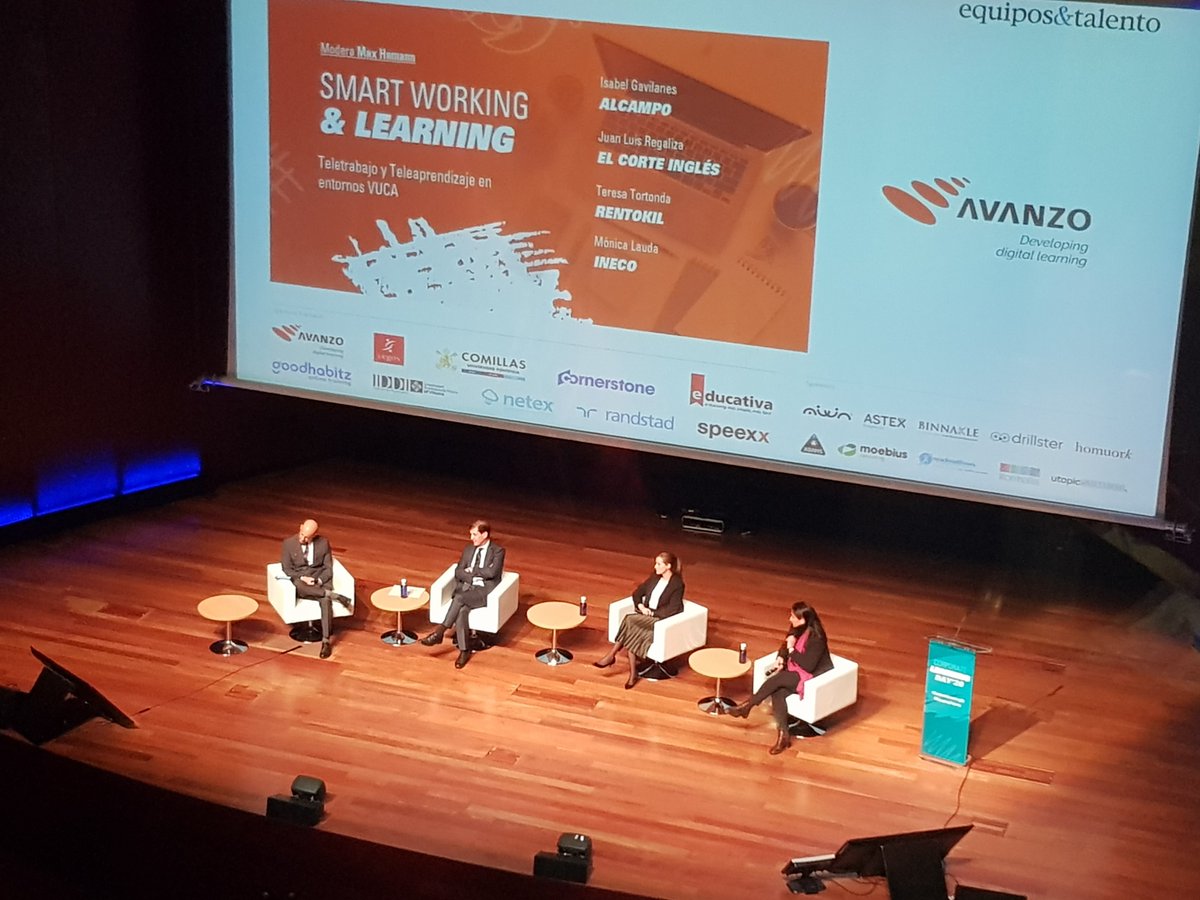 EquiposyTalento's tweet photo. Juan Luis Regaliza, Director de Selección, Formación y Desarrollo de @elcorteingles , explica como la intranet se ha convertido en un recurso esencial para llegar de una forma individualizada a todos los empleados #CorporateLearning20 https://t.co/GFhHGyQeVe