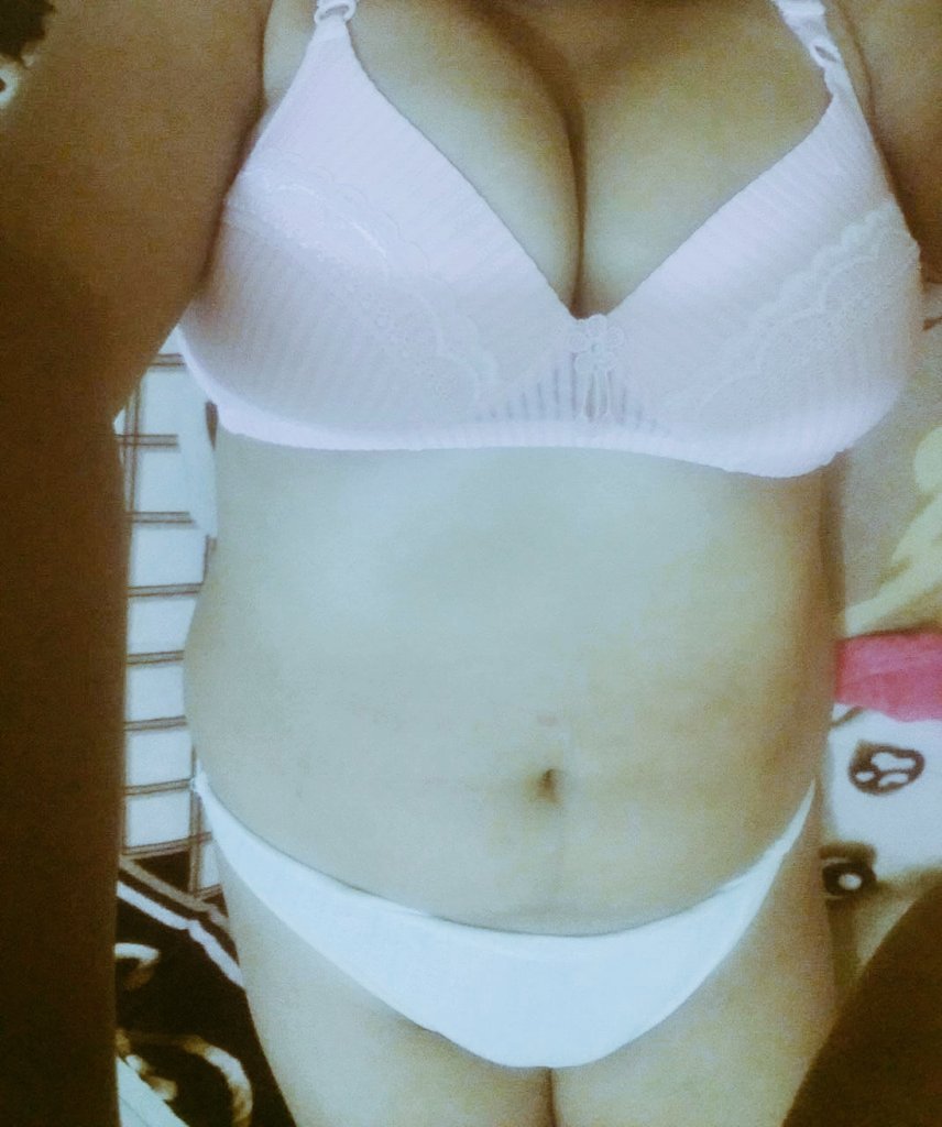 SandritaR2020's tweet photo. Que tal todos disculpa anduve perdida estoy un poco delicada pero bueno saludos a todos 🥰😘 https://t.co/d1MFEWWjnA