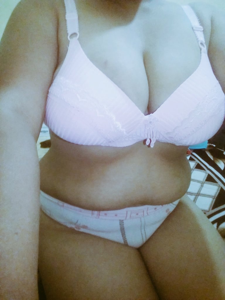 SandritaR2020's tweet photo. Que tal todos disculpa anduve perdida estoy un poco delicada pero bueno saludos a todos 🥰😘 https://t.co/d1MFEWWjnA