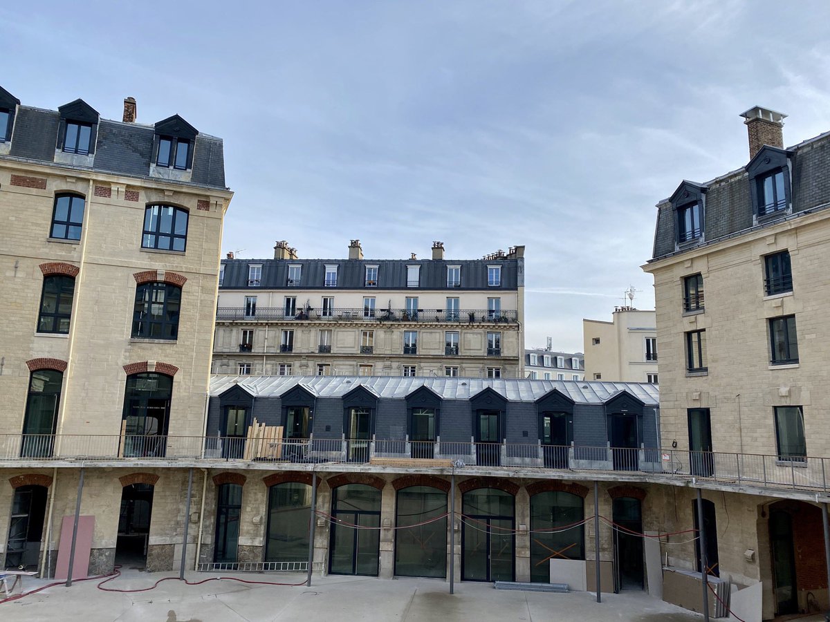 hermanosanches's tweet photo. #EUROPE🇪🇺 🙏 @MaevaBessis Directrice Générale de LA CASERNE, @Paris🇫🇷, pour cette réunion de travail sur la dimension européenne du plus grand accélérateur de transition écologique dédié à la filière mode et luxe en Europe.👌👍
https://t.co/fJEICVrX9v https://t.co/9JoctWs8QB