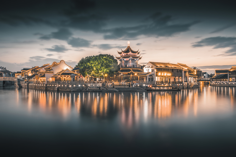 GoJiangsu's tweet photo. Thanks to the resource-rich land around the #GrandCanal, #Suzhou's Shantangjie has been known for its wealth throughout Chinese history. Now, the historical block is a well-maintained tourist attraction, with its history blending seamlessly with the modern city. #GrandCanalInJS https://t.co/AkhD12Oi6Y