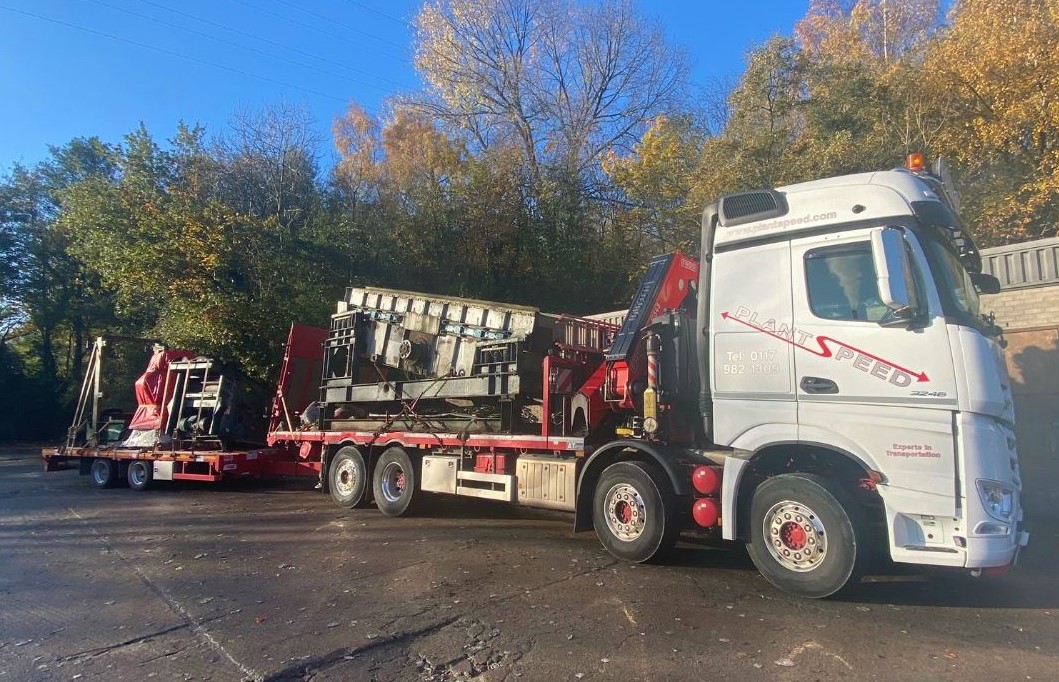 AT_Limited's tweet photo. Plantspeed's Andover drawbar specification, cheese wedge plant body with front mounted Fassi crane. #CraneVehicles #Plantbodies #PlantMovement #SpecialistTransport #Andover @CW_Commercials @PlantSpeed https://t.co/OCNvhXtUDN