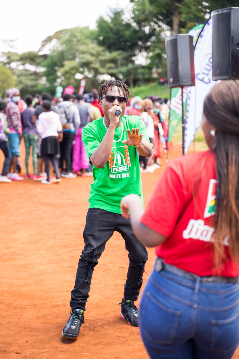 IndomieKenya's tweet photo. Na hii tutaita aje? Fantasy? 🤣🤣😂😁
@Yasmin_Mariah1 @ItsJeffreyJeff Masauti
.
.
#jiamini #supamojo https://t.co/CQjDUPxUXE
