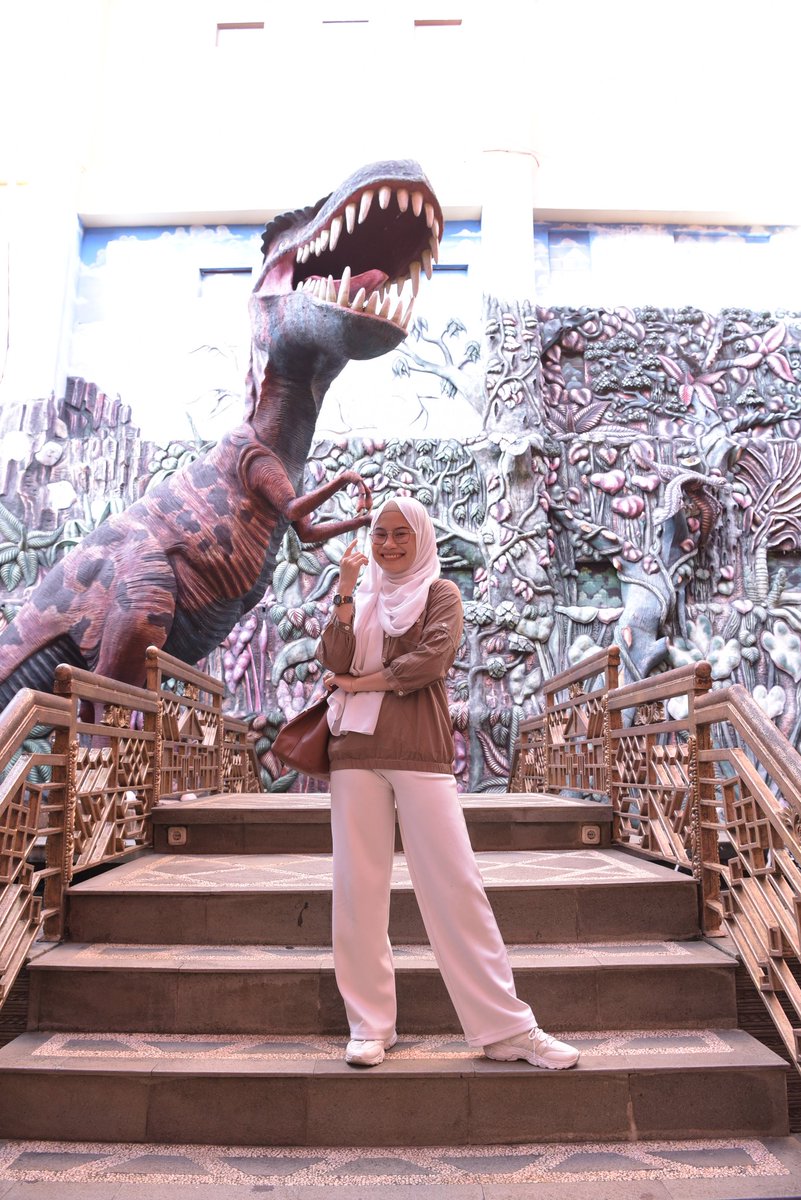 teknokrat_id's tweet photo. Halo Sobat Teknokrat.
Sudah pada tau dong dengan icon Teknokrat ini, dan adakah yang merindukan foto dan bersantai di tempat ini???
.
.
Kunjungi website resmi kami di : https://t.co/sPoFGulmFP
.
#universitasteknokratindonesia #kampuskece #kampusberprestasi #kampusterbaik https://t.co/BYt2Tx8IC2