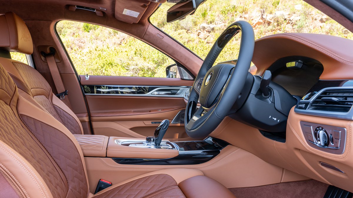 BMW's tweet image. Natural inspiration; outstanding craftmanship. It&apos;s a work of art on wheels.
#BMWxEllermanHouse @EllermanHouse 

The #BMW 745Le Sedan.
Energy &amp;amp; Fuel consumption (combined): 15.7–15.6 kWh/100 km, 2.3–2.2 l/100 km. CO₂ emissions (combined): 53–50 g/km. b.mw/Further_Info