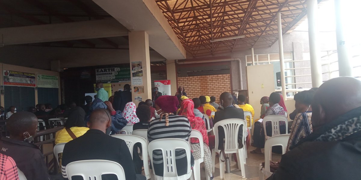 HilarysTake's tweet photo. Presidential initiative on emyooga, sensitisation drive on going in KMP area. Targeting market vendors in all major markets. 
This is happening in wandegeya market @FrankTumwebazek @KagutaMuseveni @DuncanAbigaba @KCCAUG https://t.co/00CMTLum9H