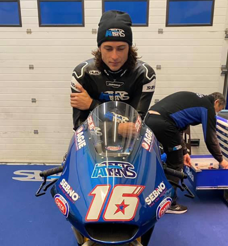 VIDEO - Joe Roberts tests in Jerez the World Champion's bike: The American is already on track with the Italtrans Moto2 with which Enea Bastianini won the championship on Sunday https://t.co/mWOJuk9C1Z https://t.co/jhglABOvmi