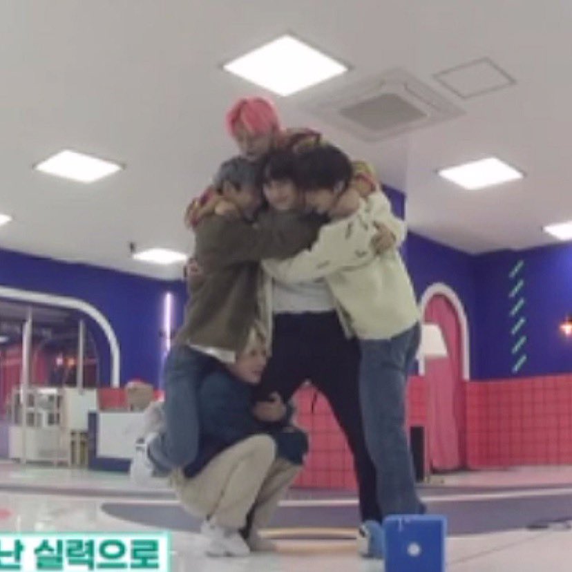‎오물조물 tweet media