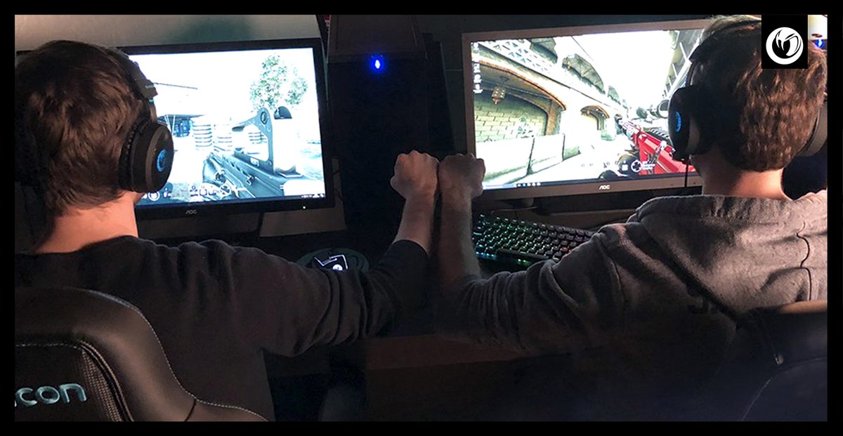 NaconFR's tweet photo. Pour toi, quel est le meilleur #FPS compétitif ?

#RevealYourSkills #eSport #CompetitiveFPS https://t.co/C57eRhuLrv