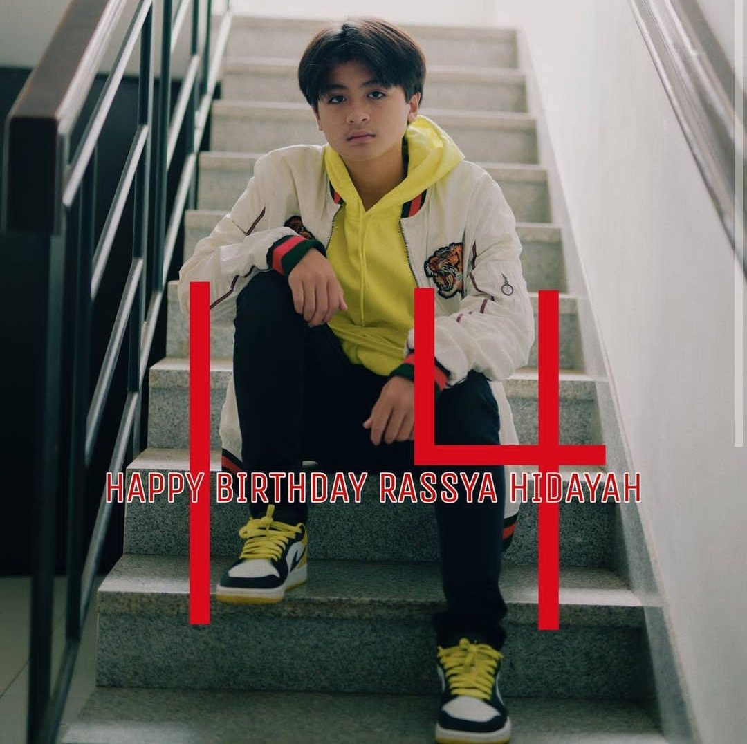 antoniaklain's tweet photo. HAPPY BIRTHDAY RASSYA🎉❤ https://t.co/p8TAeJcaOg