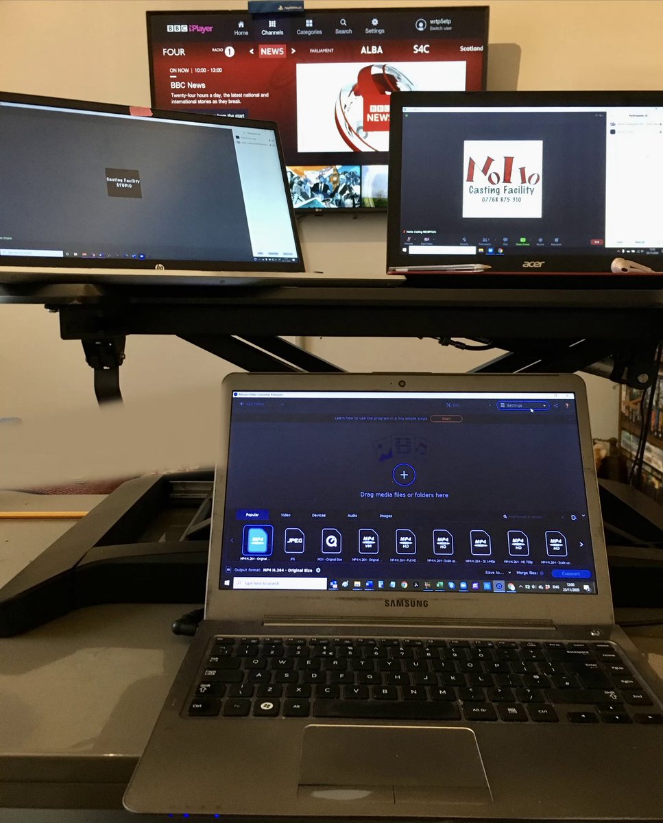 'Zooming' marvelous! All set for a busy day of Zoom castings! Make sure your camera is set and see you there!

#zoomcasting #zoomcastingtalents #selftapeaudition #castingcouch #virtualworld #nohocastingstudio