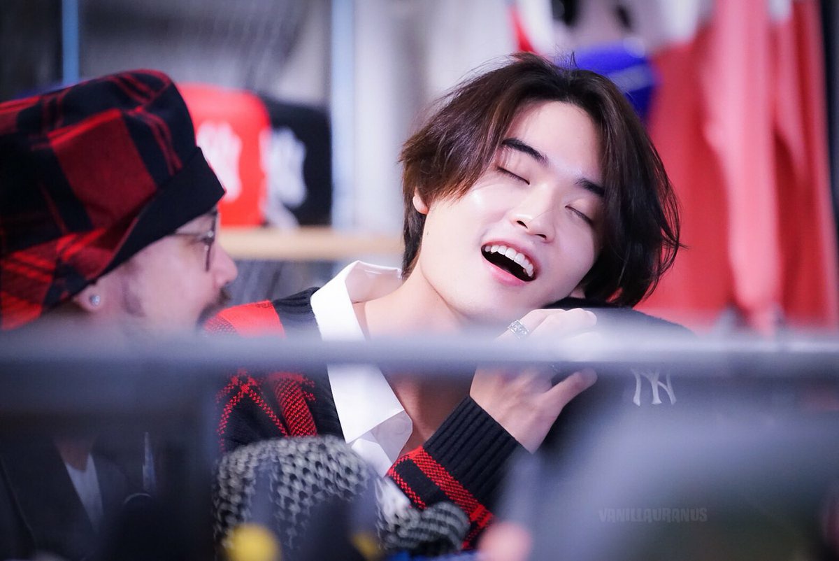 yai_muay's tweet photo. ที่บอกหมั่นเขี้ยวทะเล..ไม่เคยพูดเล่น คนอะไรมู่มู้ปู่ปู้ปี๊ปี๋ป๊าบบบบ ฉันคลั่งรักเค้า https://t.co/cIipX5SoOg