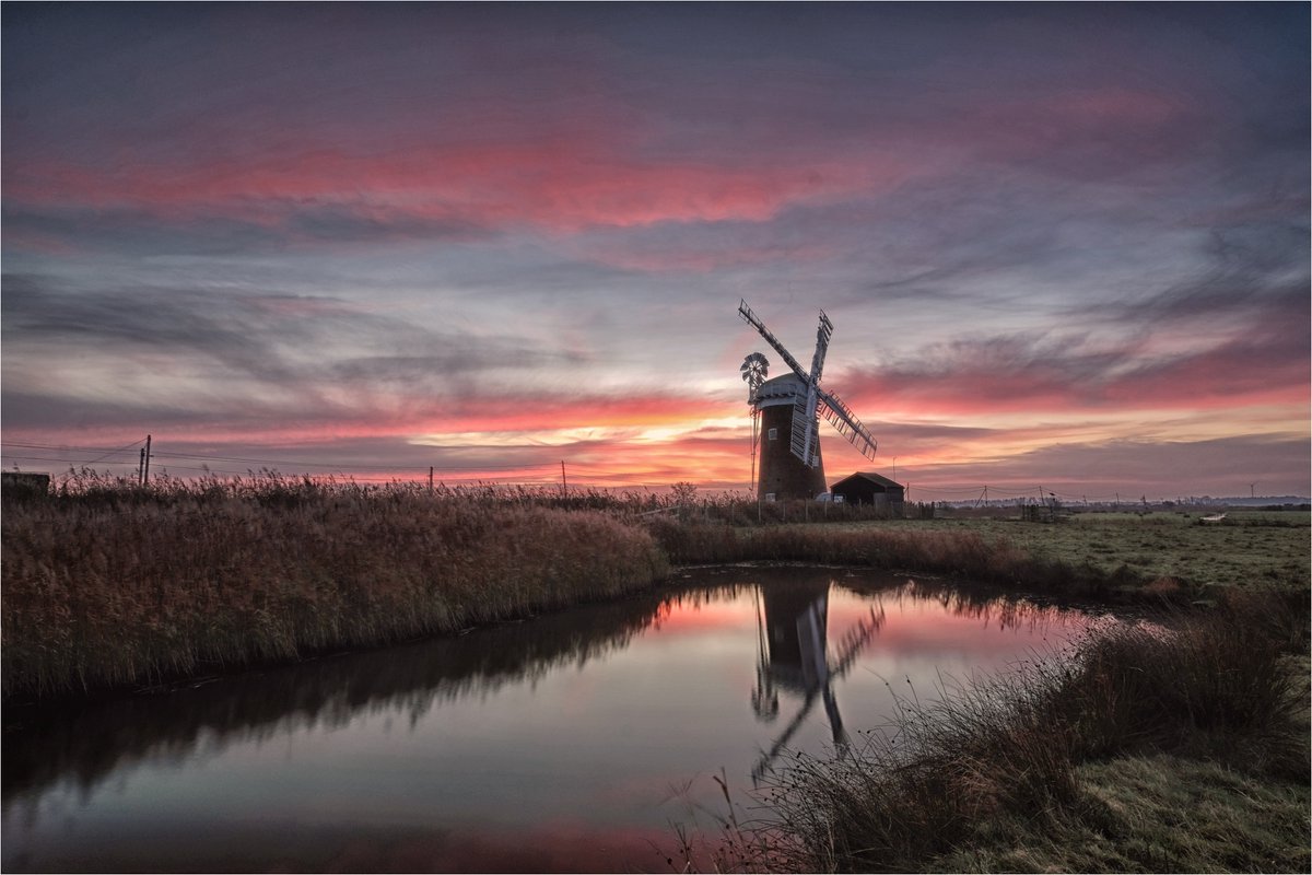 Sunrise at Horsey Mill this morning <a href="/nationaltrust/">National Trust</a> <a href="/ChrisPage90/">Chris Page - Weatherman</a> <a href="/visitnorfolk/">Visit Norfolk</a> <a href="/metoffice/">Met Office</a> <a href="/BroadsNP/">Broads National Park</a>