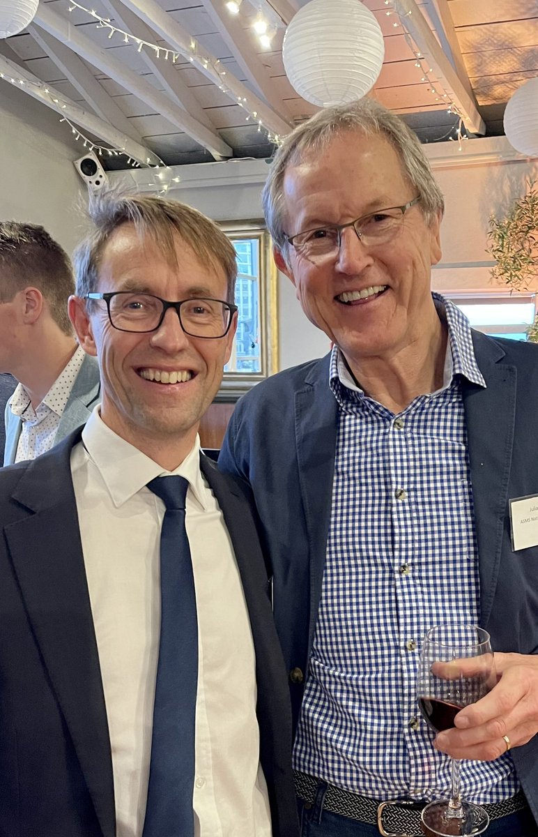 JulianCorbettF's tweet image. Great chatting to NZ’s COVID hero, Director General Health, @AshBloomfield  at @ASMSNZ cocktails in Boat Shed whilst we anticipate #asms2020 meeting.