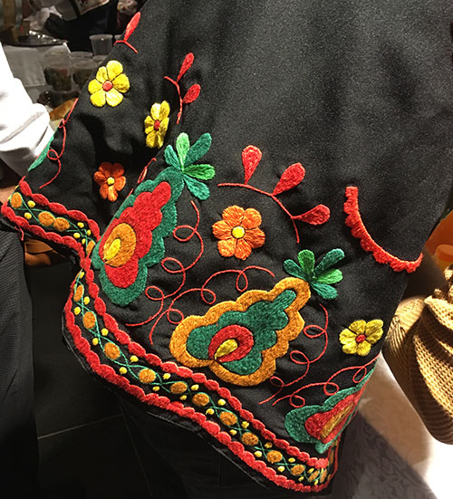 nat_clothing's tweet photo. Cute #embroidery on male vest from #Moldova. This vest is modern but the #needlework patterns are traditional, recreated on a contemporary piece of clothing

#Moldovanembroidery #needleworkpattern #embroiderypattern #embroiderydesign #traditionalembroidery #folkembroidery https://t.co/DUxeVH2ORk
