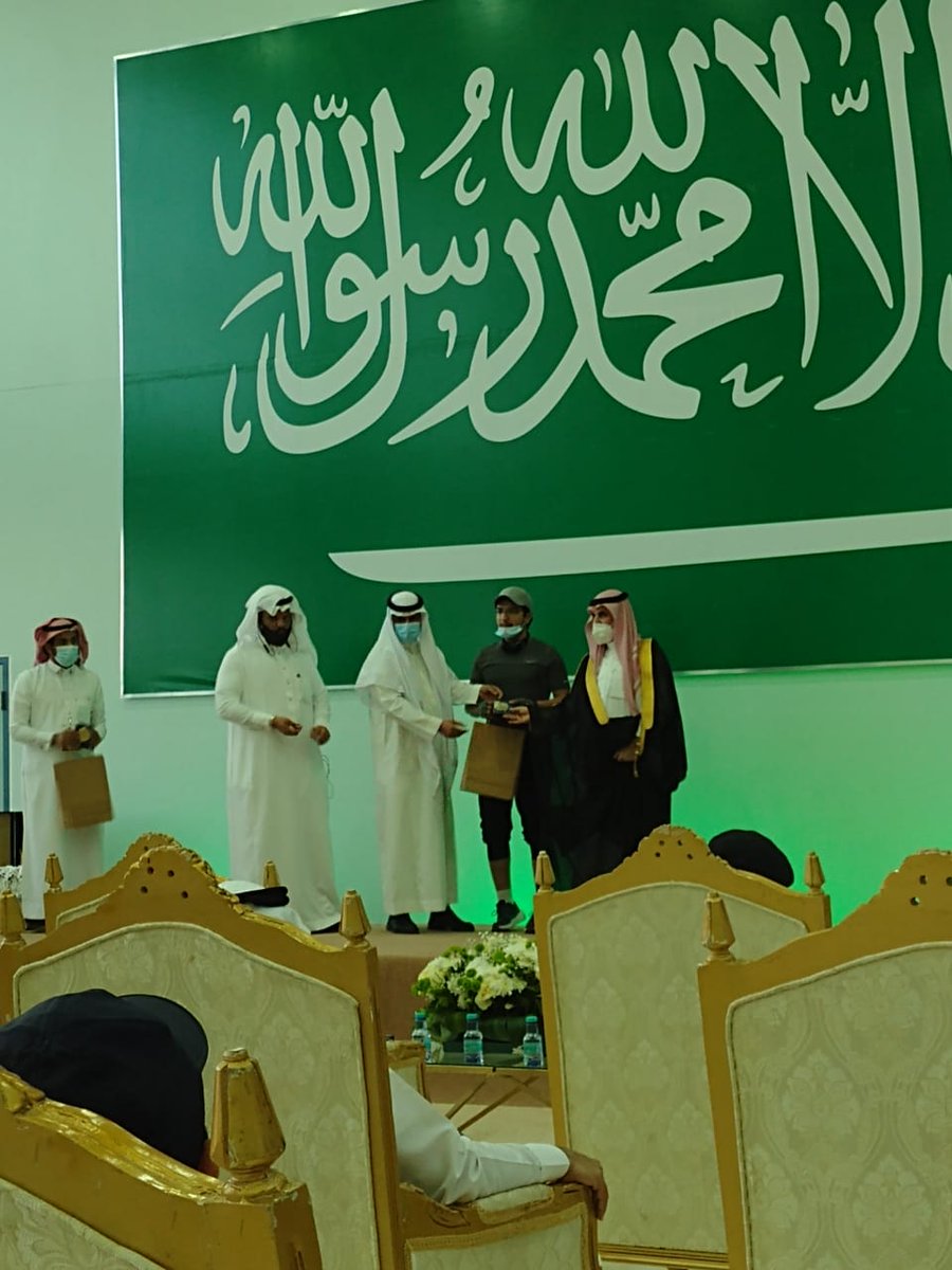 alahliah2233's tweet photo. #تميز|
مشاركة معلمي #ابتدائية_الوادي_الأهلية في فعاليات سباق الدراجات الهوائية المنفذةفي جامعة الأمير سطام بن عبد العزيز حيث تم تكريم المعلم/ محمد سعد محيسن من #محافظ_وادي_الدواسر و رئيس الجامعة  لفوزه في السباق بالمراكز الأولى نسأل الله لهم التوفيق لما فيه الخير 
#وزارة_التعليم https://t.co/5OYoyaY5lb