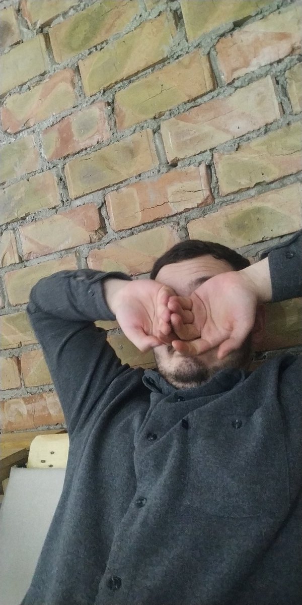 init_media's tweet photo. [Muza] Исполнитель всех желаний, мест открыватель но не посетитель https://t.co/cNXj6pludc
