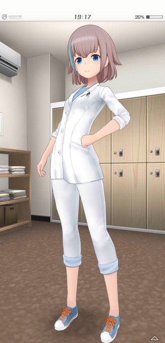 ←上野芸術大学指定白衣
→東京水域大学指定白衣 