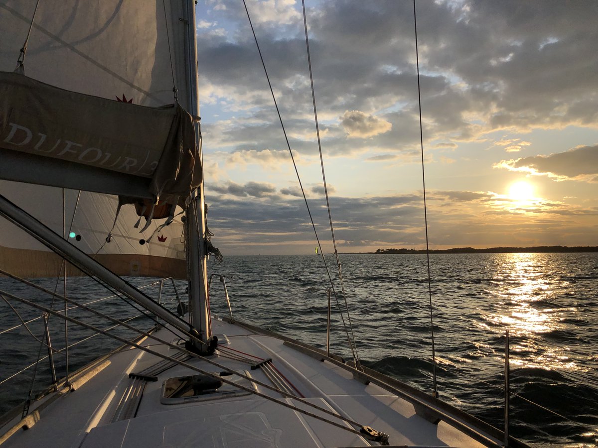 Sailing into the sunset!
Are you thinking about getting out on the water in 2021?  We have a fantastic range of @_DufourYachts_ & @EtsJeanneau & Fountain Pajot #yachts in our Fleet.  Contact us for details on our #boat Membership Scheme at #swanwick #lymington & #woolverstone