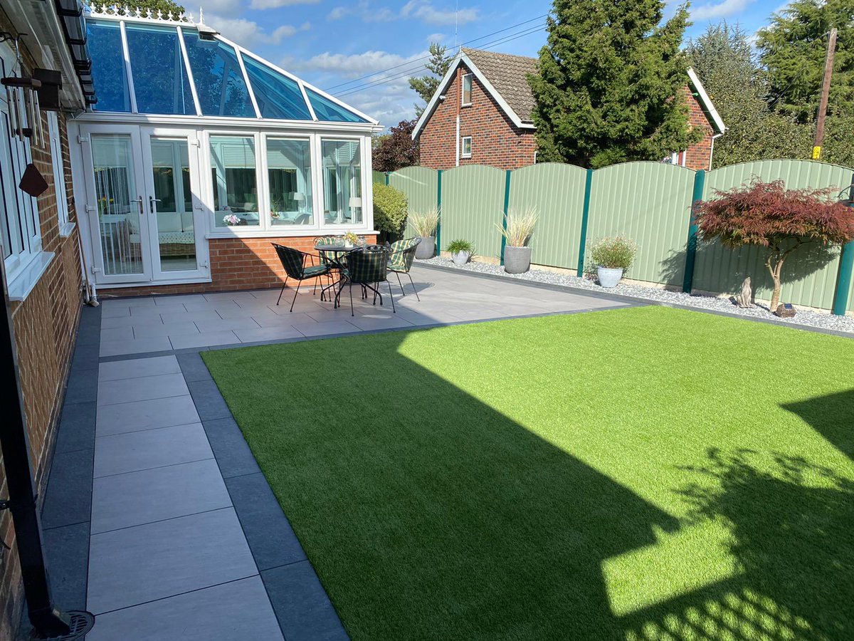 PSD_UK_LTD's tweet photo. Beautiful projects with our Grigio Grey porcelain 600x600 and Benelux porcelain planks 900x200 by Paul Young Paving @pyoungpaving 
#PSP 
#InspireAndTransform 
https://t.co/n2C7sxVdso https://t.co/Yiablc9n68