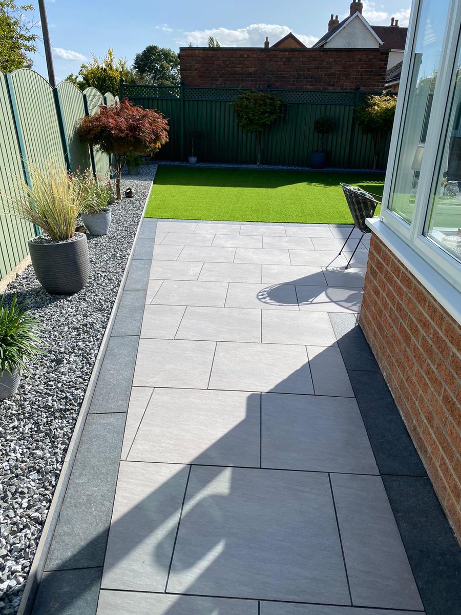 PSD_UK_LTD's tweet photo. Beautiful projects with our Grigio Grey porcelain 600x600 and Benelux porcelain planks 900x200 by Paul Young Paving @pyoungpaving 
#PSP 
#InspireAndTransform 
https://t.co/n2C7sxVdso https://t.co/Yiablc9n68