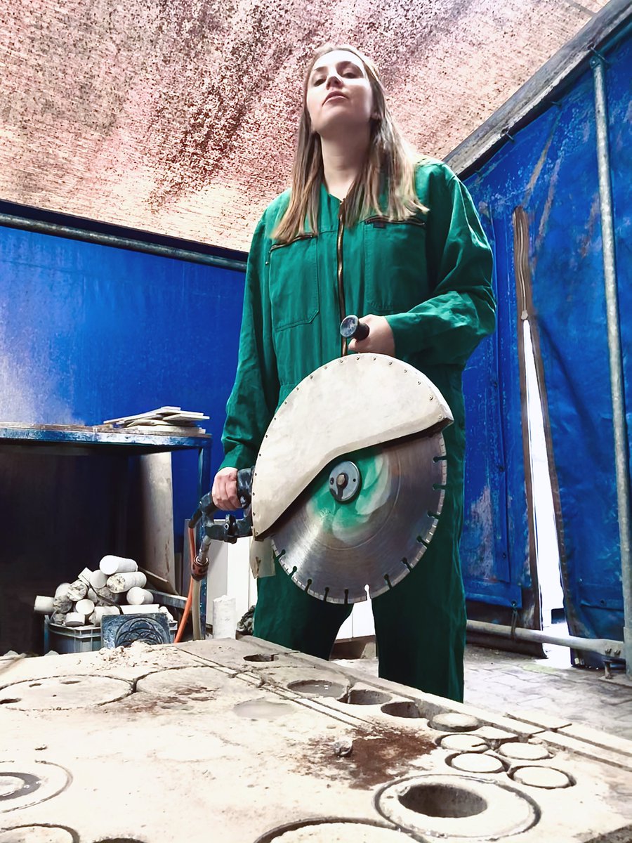 KernDeudiam's tweet photo. You can‘t get more strength in just one picture! 💪 💁🏼‍♀️

Using a TS40 high-frequency cut-off saw and the LASER TS-PLUS diamond blade, our sales representative Patricia reveals the limits of reinforced concrete.

#KERNDEUDIAM #tools #powertools #diamondtools #construction #concrete https://t.co/MnonehsM8l