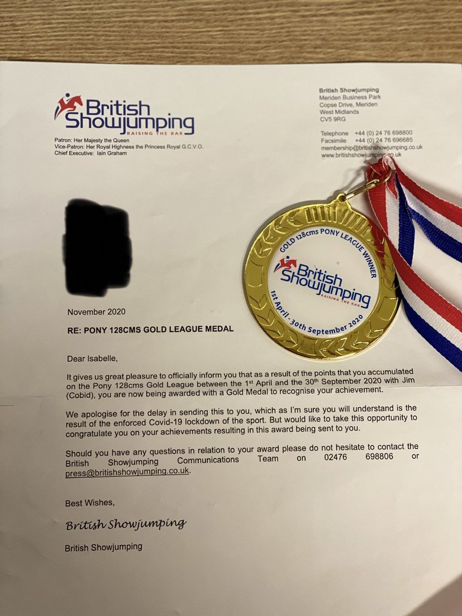 Congratulations to Izzy H who has officially been awarded with the Gold Medal for the highest placed rider this summer. She was the leading rider in the 128 Gold League (Number 1 in the country for her age and size pony)