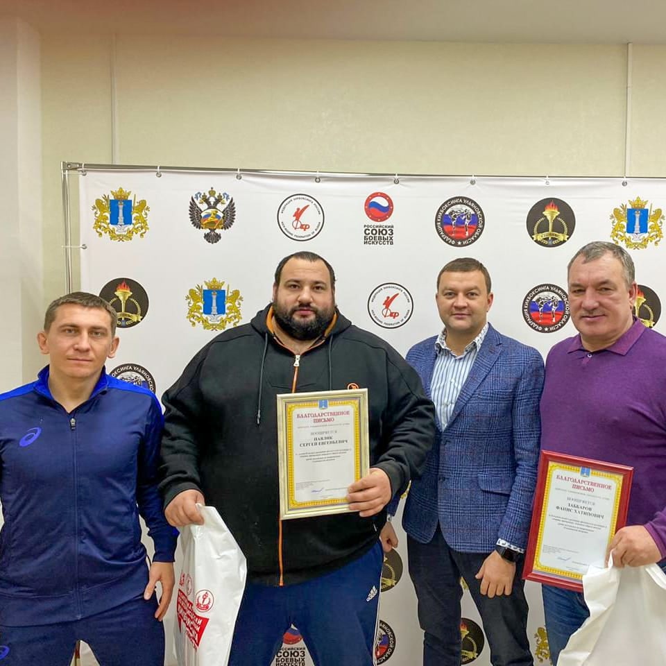 Прошла встреча директора нашей спортивной школы <a href="/sheyanov73/">Владимир Шеянов</a> и самого титулованного действующего борца по национальной борьбе «корэш» – Сергея Павлика и его тренером Заббаровым Фанисом . Обсуждение получилось бурным и продуктивным.#корэш #sporty #koresh #Ульяновск #спорт #зож