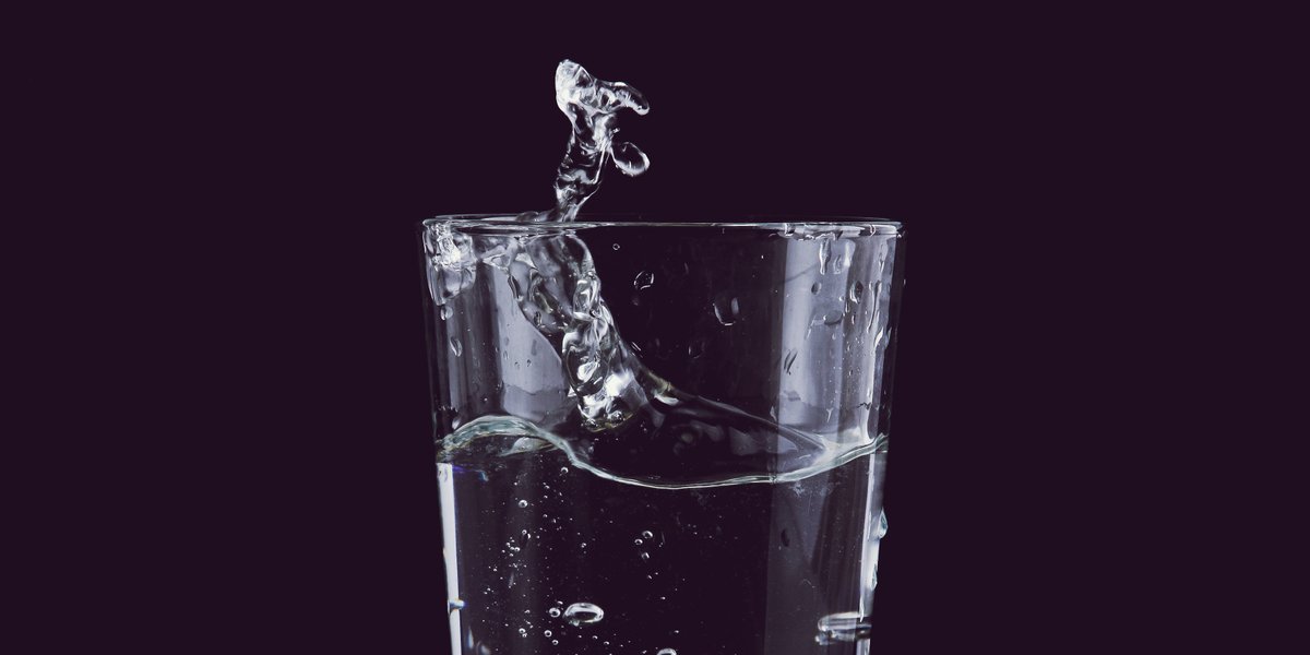 hydrilloapp's tweet photo. Pro-tip: If you don't like the taste of water, add a bit of fresh fruit to it. A slice of lemon, blueberries, or even a slice of cucumber. What's your favorite flavor?
⠀⠀⠀⠀⠀⠀⠀⠀⠀⠀⠀⠀
#drinkmorewater #nosoda #hydrillo⠀ https://t.co/ew4jfkyEt3