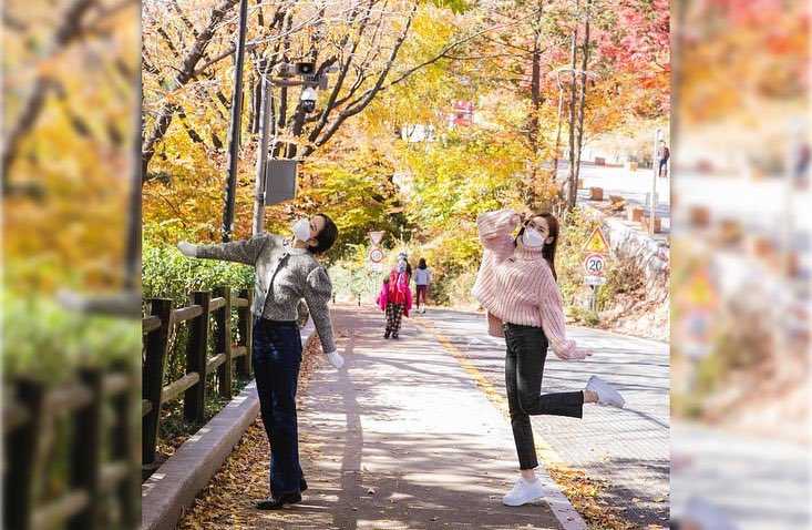 kimzeeho's tweet photo. perfect day with the perfect person 🌼 https://t.co/9lQZrP6NN4